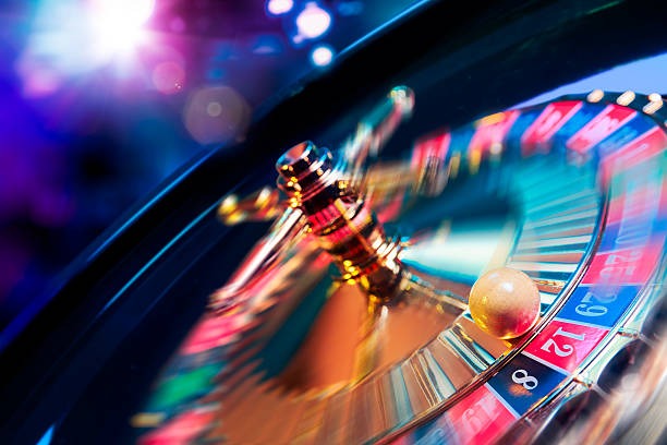 BandarQ card game table on login oppatoto showing dealer and player positions